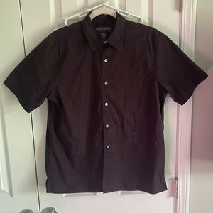 Banana Republic stretch classic. Wine coloured short sleeve button up Medium